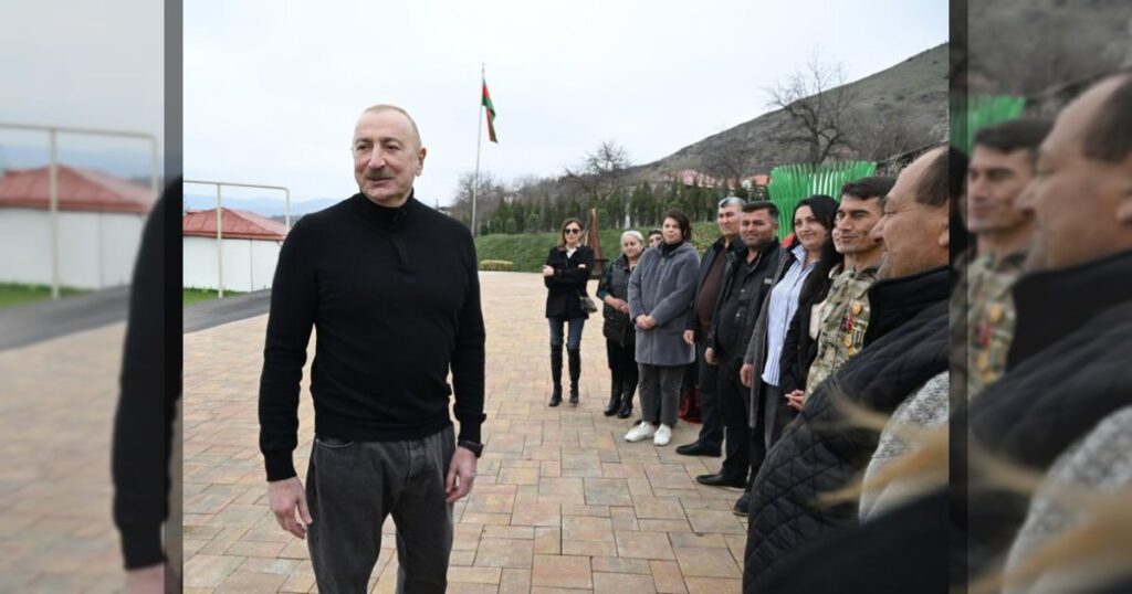 Президент Ильхам Алиев зажёг новрузский костёр с жителями Ханобы