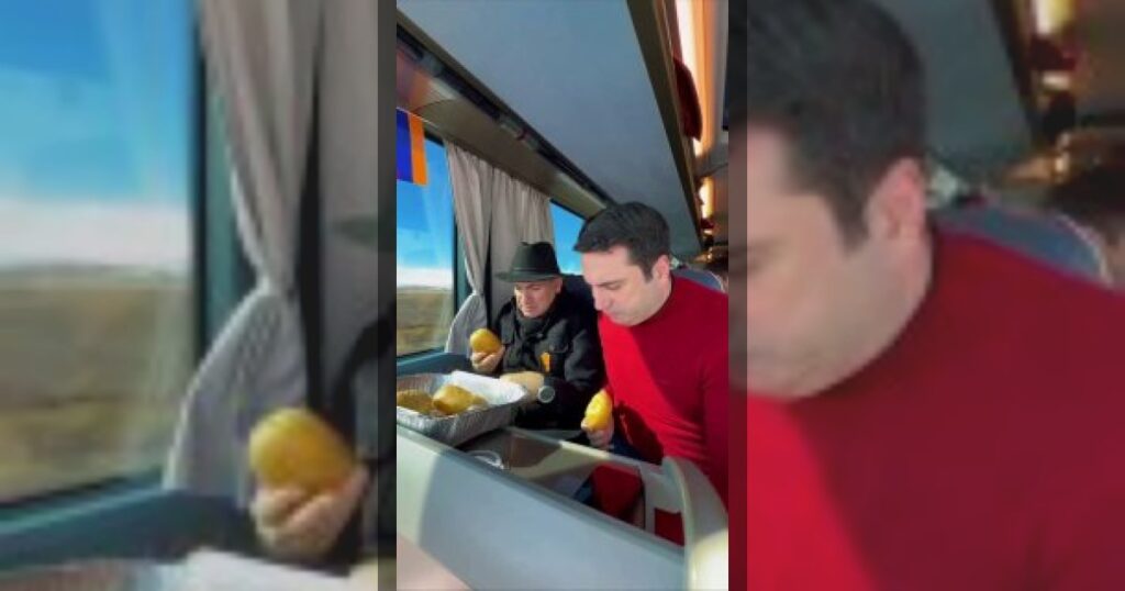 Пашинян продолжает карьеру фуд-блогера