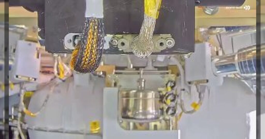 Россия вывела на орбиту первые 16 спутников «Рассвет» — проект позиционируется как аналог Starlink. Для полноценной работы потребуется около 250 аппаратов и ещё серия запусков.