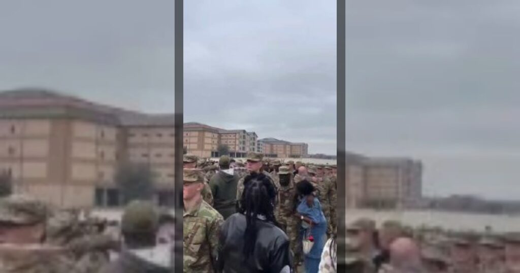 Прощание перед отправкой: семьи США провожают военных на фоне обсуждений операции против Ирана