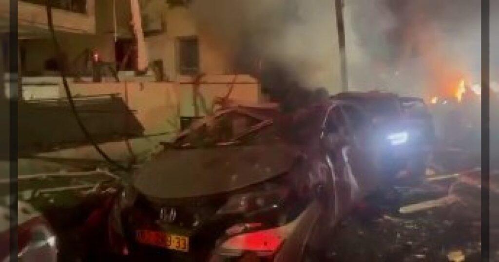 Сообщается о 7 пострадавших после удара Ирану по Тель-Авиву: один средней тяжести и 6 лёгких.