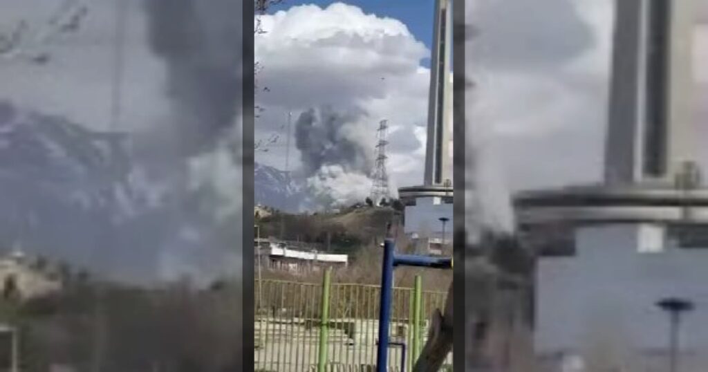 Наносятся удары по правительственным зданиям в Тегеране.