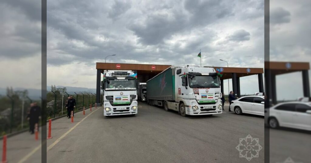 Третья по счету партия гуманитарной помощи Азербайджана Ирану общим весом 200 тонн достигла азербайджано-иранской границы