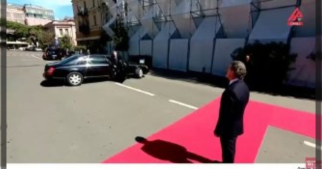 Алиев прибыл с визитом в Грузию