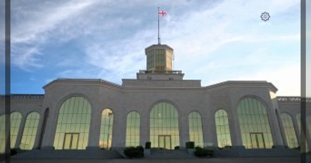 Кадры с церемонии официальной встречи Президента Ильхама Алиева в Грузии.