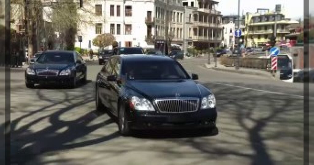 Президент Ильхам Алиев посетил памятник общенациональному лидеру Гейдару Алиеву в Тбилиси.