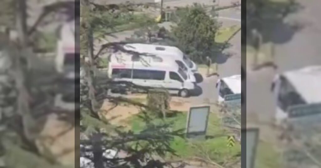 Момент нейтрализации нападавшего у израильского консульства в Стамбуле попал на видео.