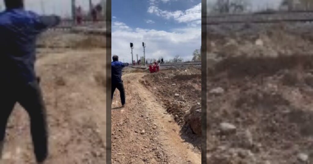 После авиаудара по Караджу повреждена железнодорожная линия