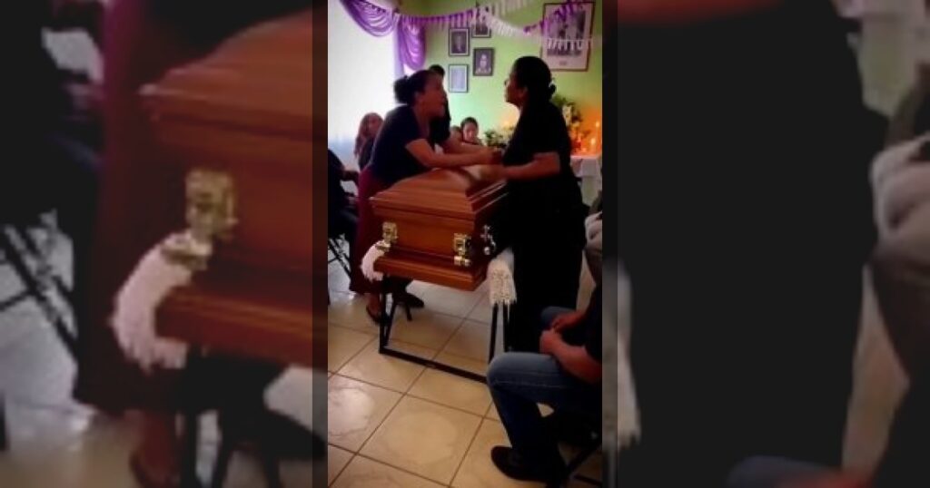 Скандал на похоронах: две женщины подрались у гроба из-за «общего» мужчины