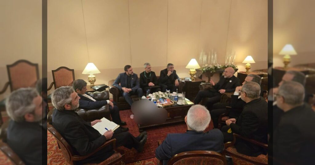 Иранская делегация проводит встречу с премьер-министром Пакистана Шарифом, — госТВ Ирана