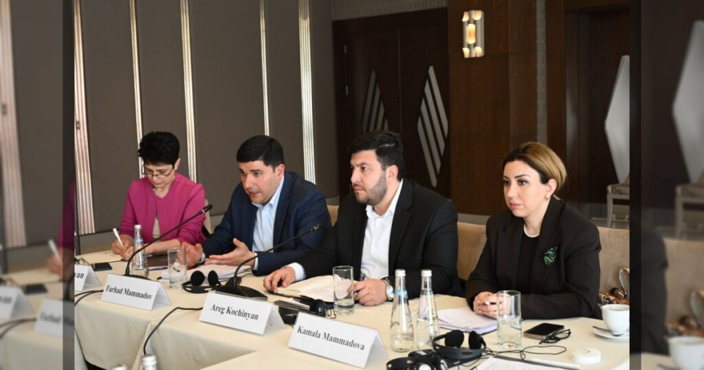 В Габале завершился круглый стол Азербайджана и Армении