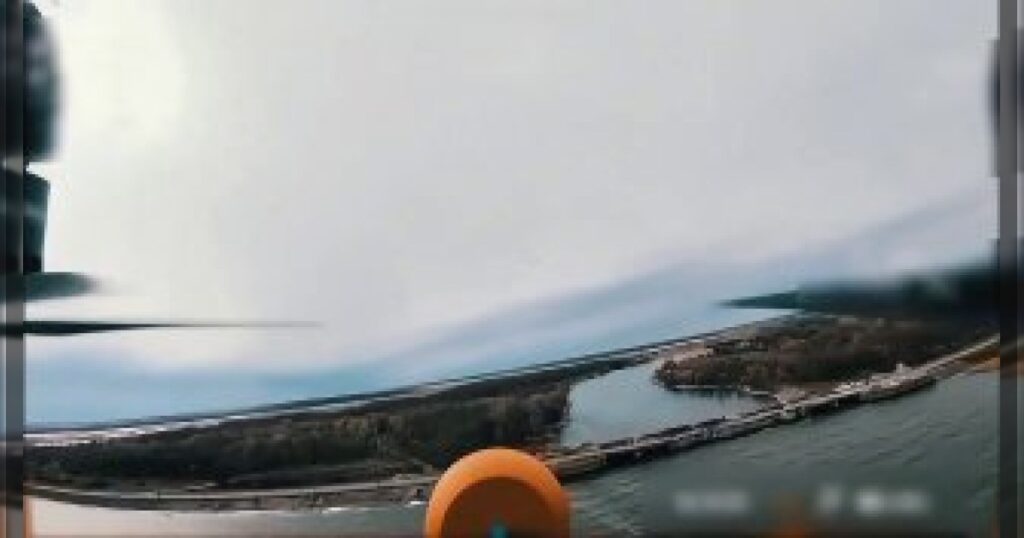 Российские войска сбросили шесть авиабомб на Печенежскую дамбу в Харьковской области.