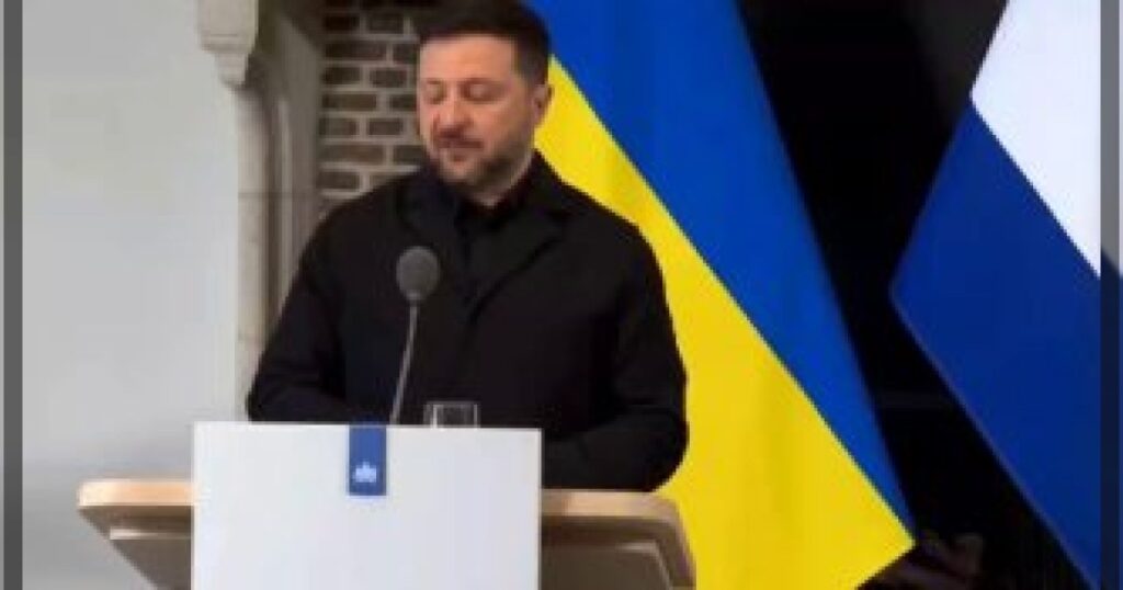 Переводчик Зеленского выругался матом в микрофон после пресс-конференции президента Украины и премьера Нидерландов.