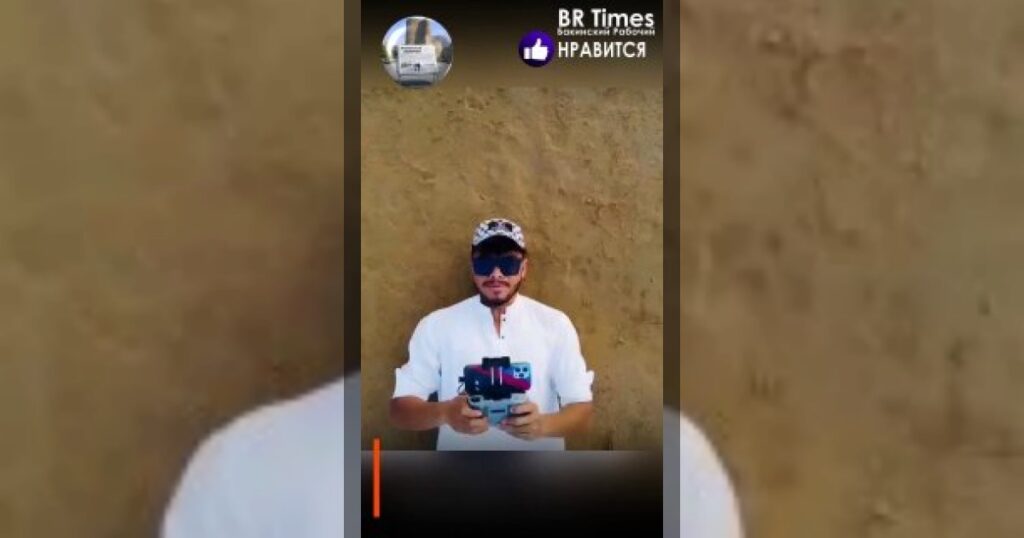 Пакистанский художник создал на пляже масштабный песчаный портрет верховного лидера Ирана аятоллы Али Хаменеи.