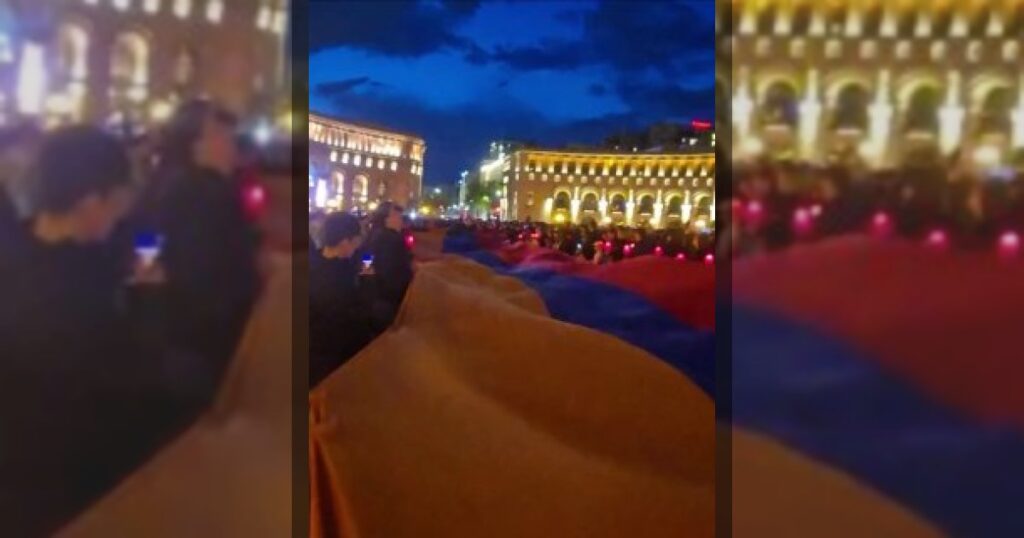 В Ереване началось факельное шествие, реваншисты развернули сепаратиский тряпку